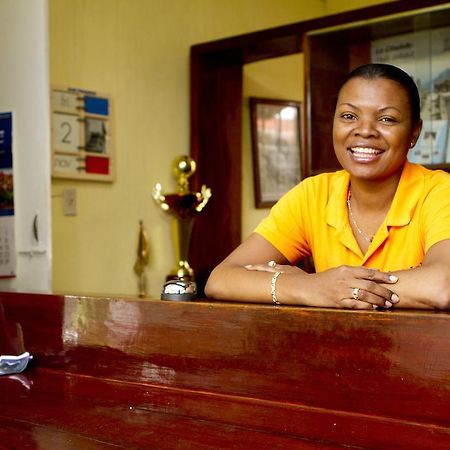 Hotel Mont Joli Cap-Haïtien エクステリア 写真