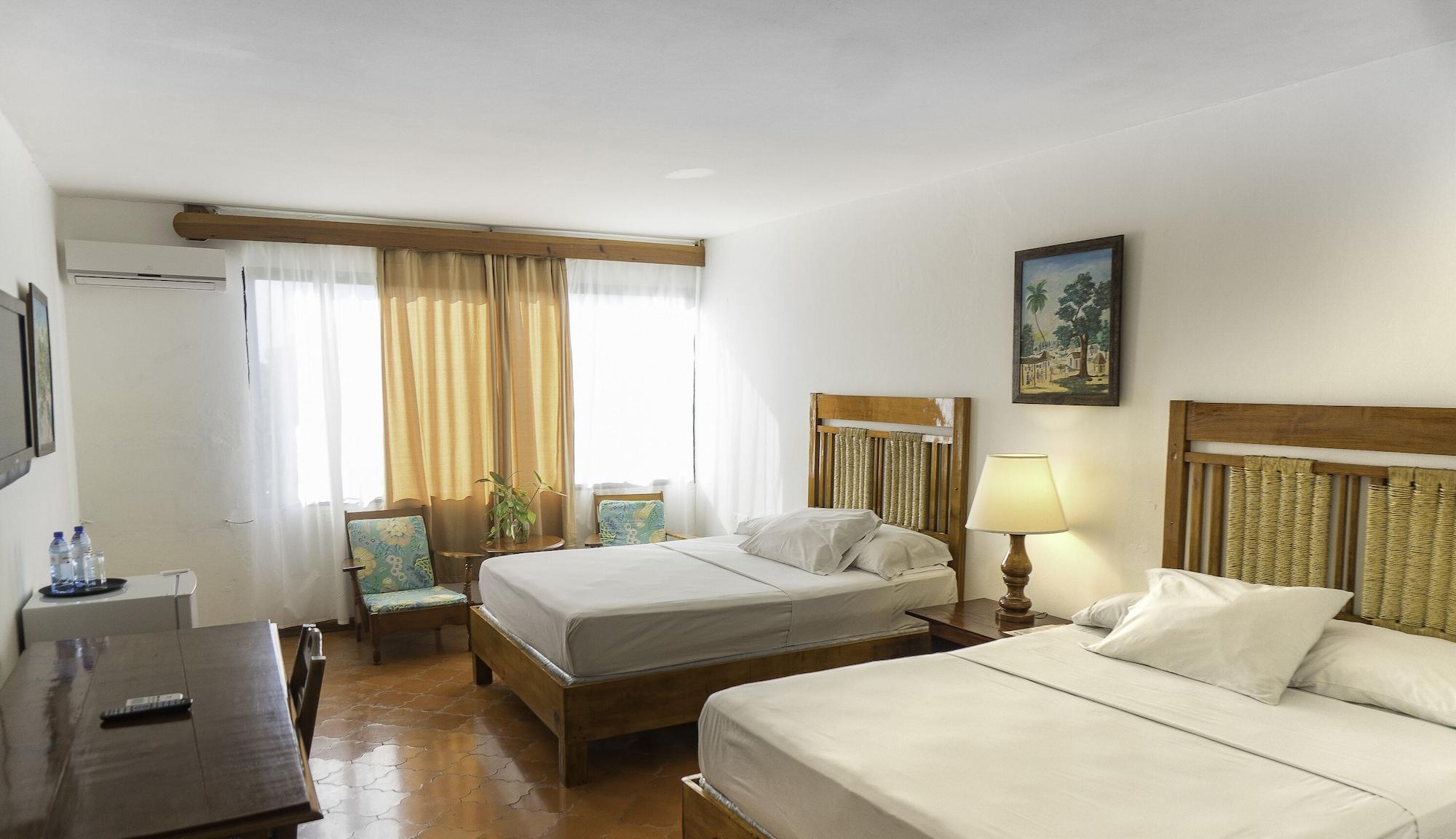 Hotel Mont Joli Cap-Haïtien エクステリア 写真