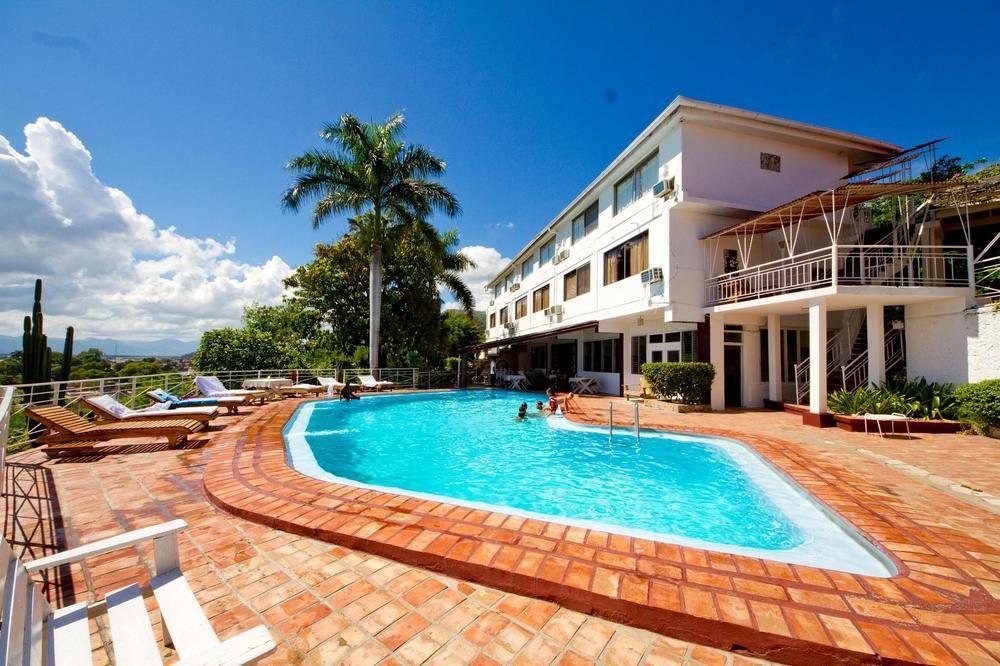Hotel Mont Joli Cap-Haïtien エクステリア 写真
