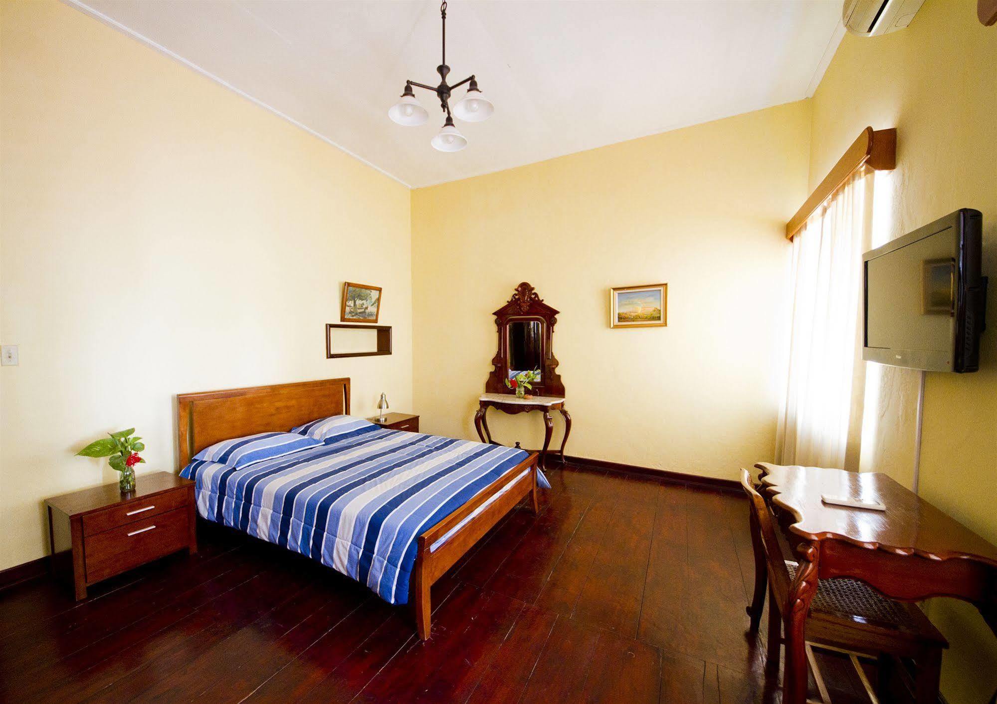 Hotel Mont Joli Cap-Haïtien エクステリア 写真