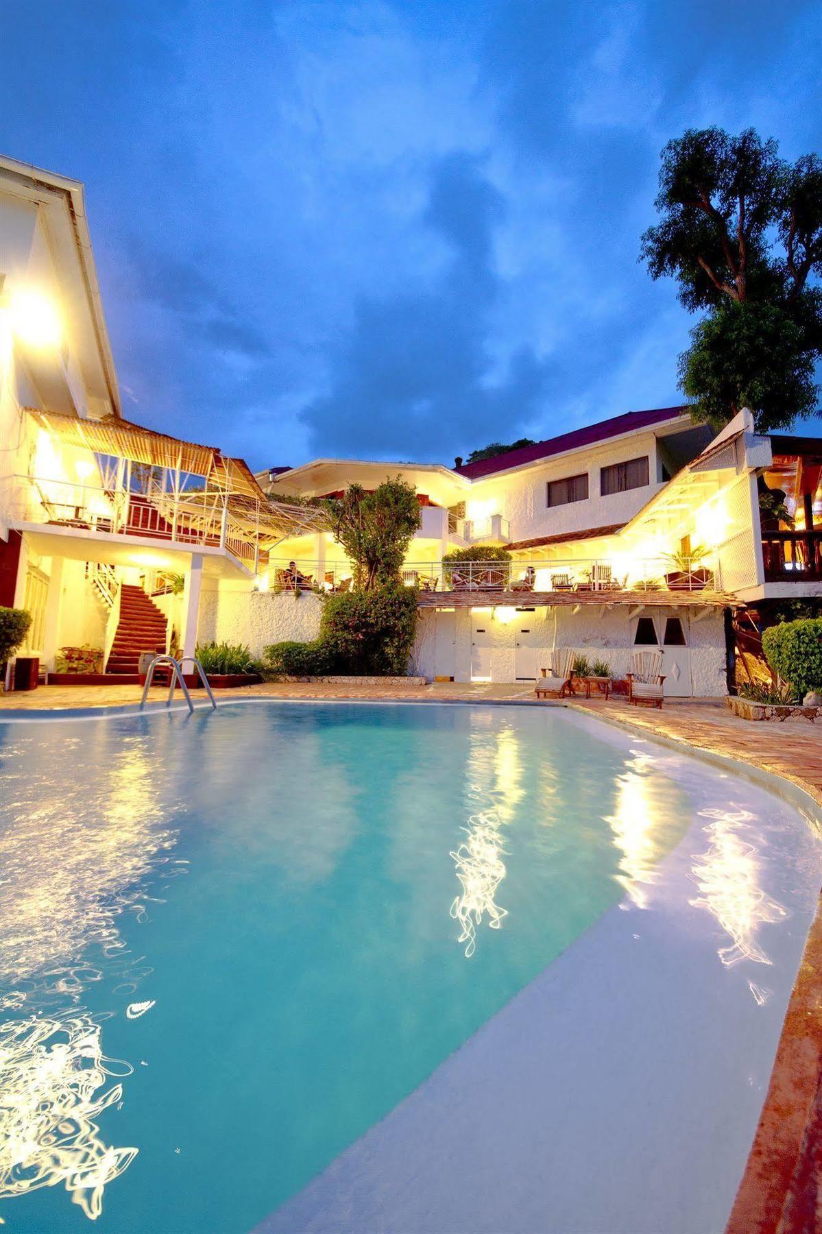 Hotel Mont Joli Cap-Haïtien エクステリア 写真