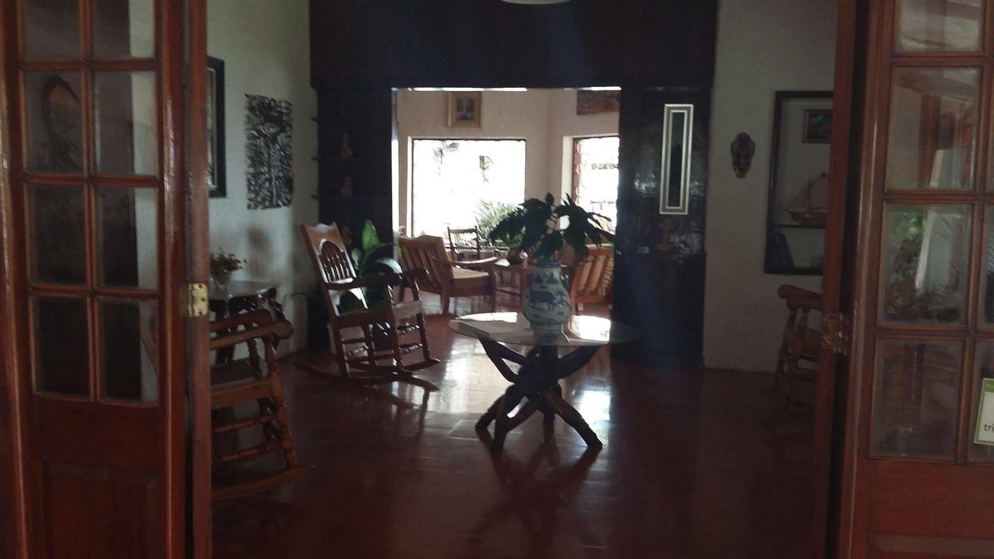 Hotel Mont Joli Cap-Haïtien エクステリア 写真